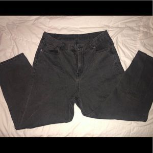 AMERICAN EAGLE - High Waisted Mom Jean